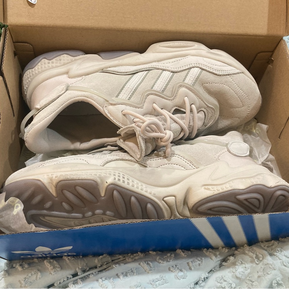 Adidas (Like New)